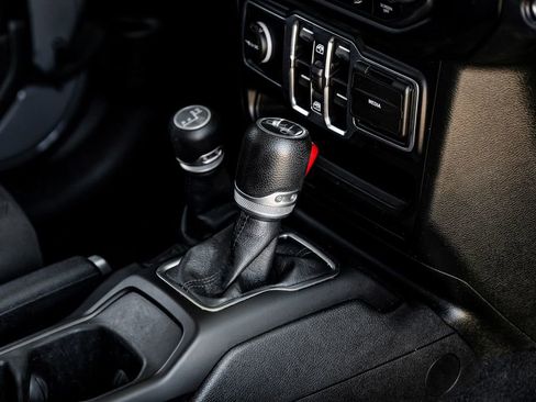 Used 2020 Jeep Wrangler Unlimited Sport S image 32