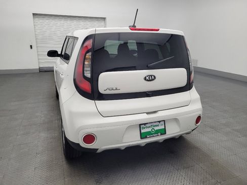 Used 2017 Kia Soul + image 6