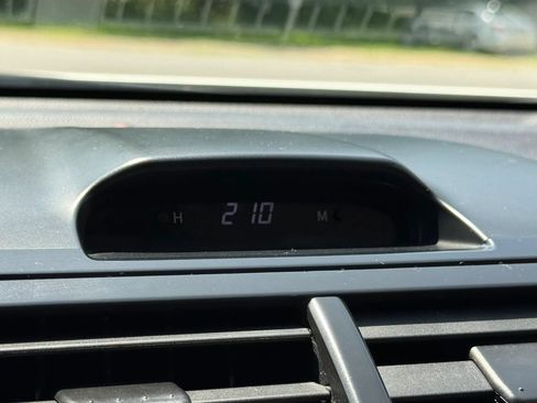 Used 2012 Toyota Camry SE FWD image 11
