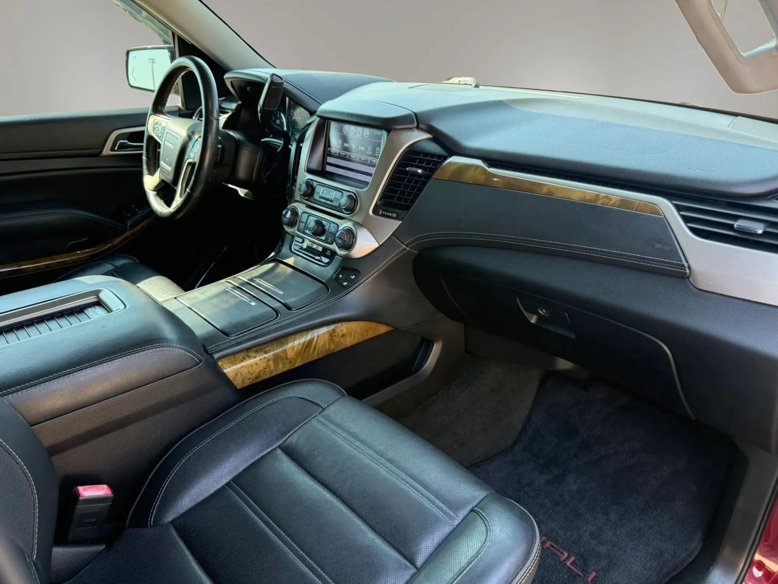 Used 2017 GMC Yukon XL Denali RWD image 18