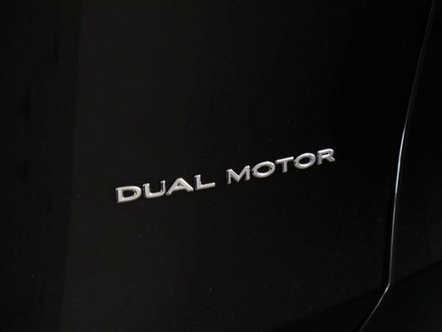 Used 2023 Tesla Model Y Long Range AWD/4WD image 20