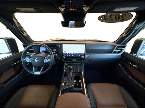 Used 2024 Lexus GX 550 image 23