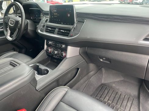 Used 2024 GMC Yukon SLT w/ SLT Luxury Package AWD/4WD image 21