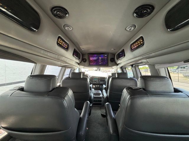 Used 2020 GMC Savana 2500 Extended w/ Enhanced Convenience Package RWD image 3