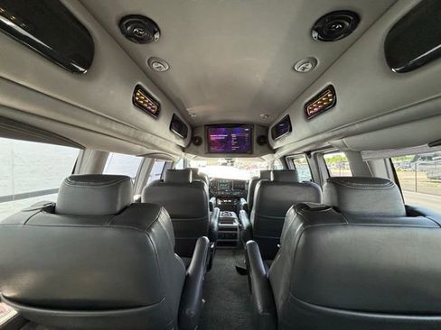 Used 2020 GMC Savana 2500 Extended w/ Enhanced Convenience Package RWD image 3