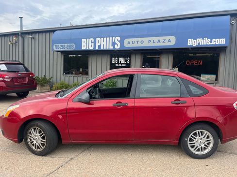 Used 2009 Ford Focus SE FWD image 3