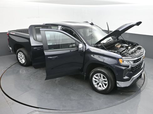 Used 2023 Chevrolet Silverado 1500 LT AWD/4WD image 41