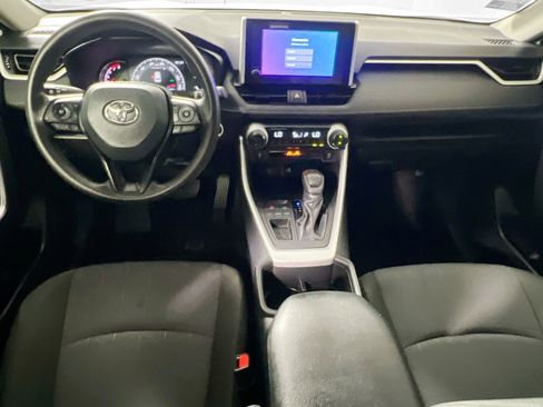 Used 2024 Toyota RAV4 XLE FWD image 30