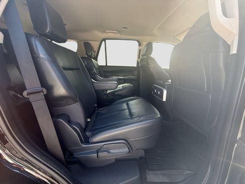 Used 2023 Ford Expedition XLT RWD image 31
