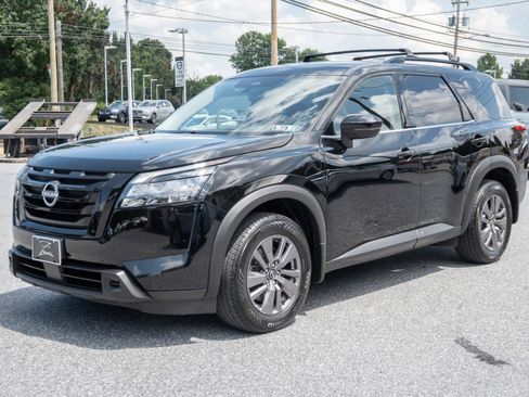 Used 2024 Nissan Pathfinder SV w/ Black Appearance Package AWD/4WD image 7