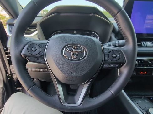 Used 2025 Toyota RAV4 XSE w/ Weather Package AWD/4WD image 15