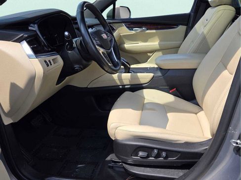 Used 2019 Cadillac XT5 Luxury FWD image 7