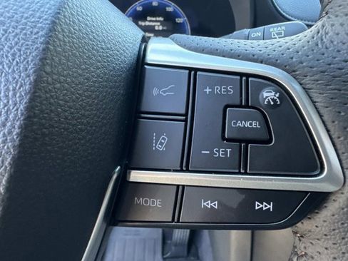 New 2025 Toyota Sienna Platinum image 23