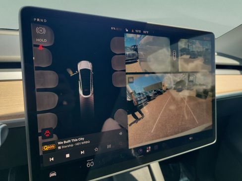 Used 2024 Tesla Model Y Long Range RWD image 15