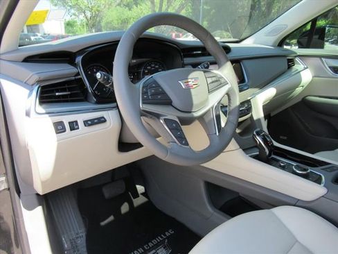 Used 2023 Cadillac XT5 Premium Luxury w/ Technology Package FWD image 17