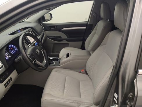 Used 2018 Toyota Highlander Plus image 17
