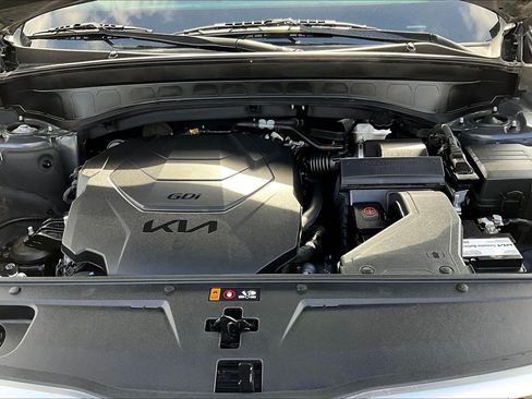 Used 2025 Kia Telluride S FWD image 32
