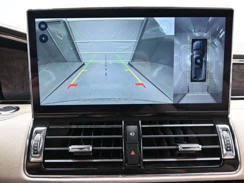 Used 2024 Lincoln Navigator Premiere AWD/4WD image 42