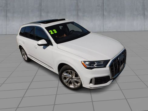 Used 2023 Audi Q7 2.0T Premium w/ Convenience Package AWD/4WD image 2