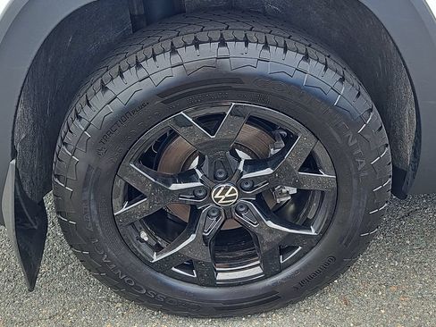 Used 2024 Volkswagen Atlas Peak Edition SEL AWD/4WD image 9