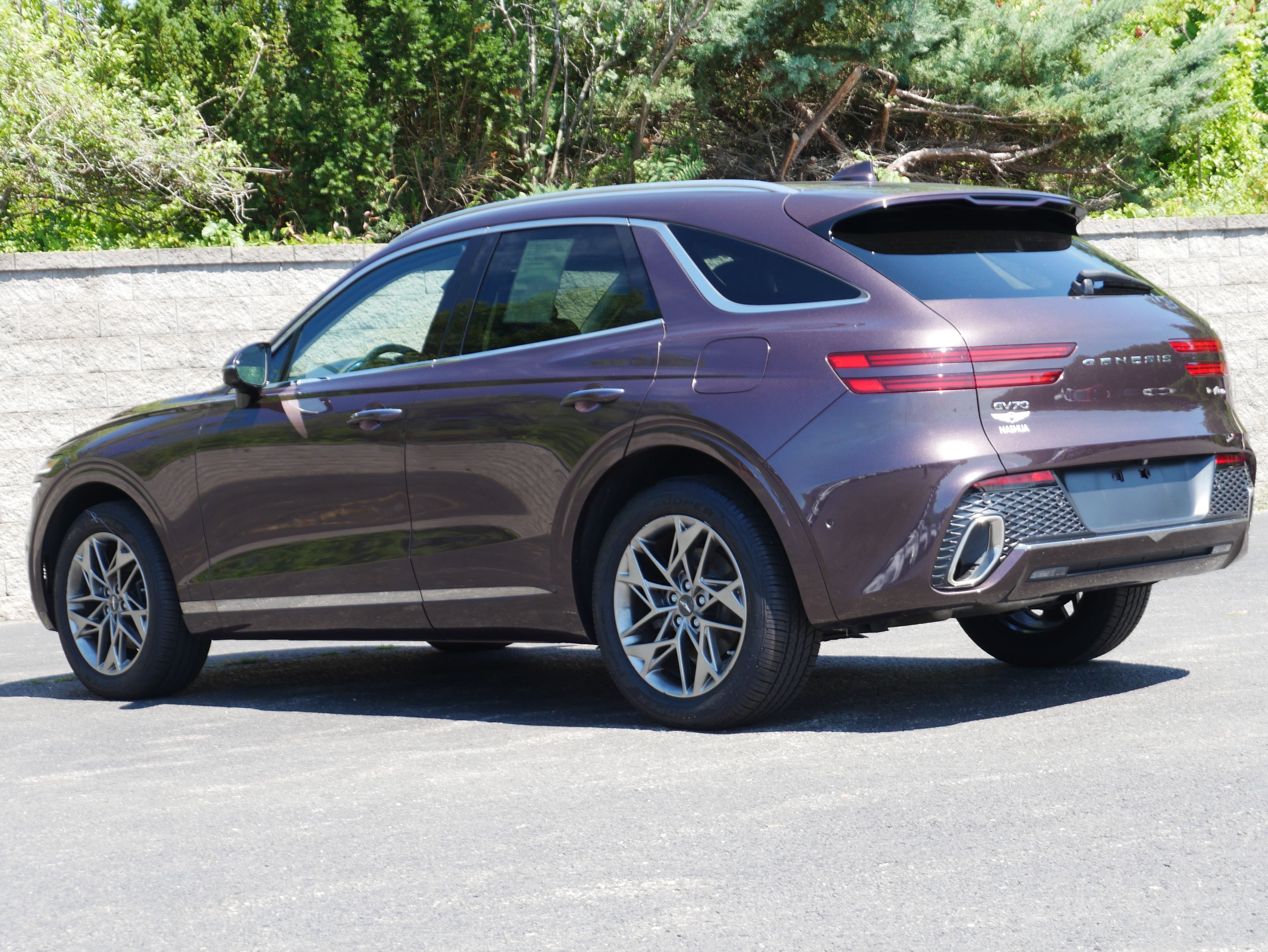 Used 2022 Genesis GV70 2.5T w/ Advanced Package AWD/4WD image 4