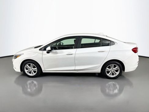 Used 2018 Chevrolet Cruze LT w/ LT Fleet Convenience Package FWD image 2