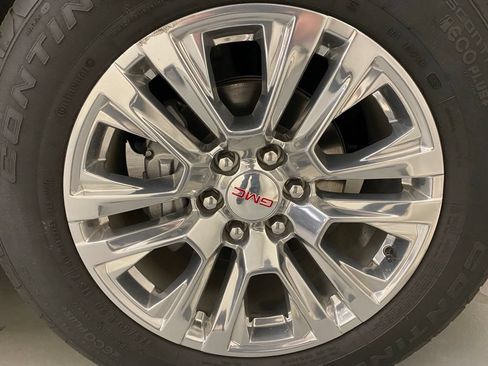 Used 2025 GMC Yukon Denali AWD/4WD image 24