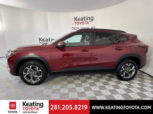 Used 2025 Chevrolet Trax LT image 8