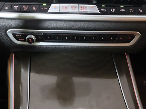 Used 2022 BMW X5 xDrive40i AWD/4WD image 52