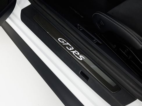 Used 2019 Porsche 911 GT3 RS image 31