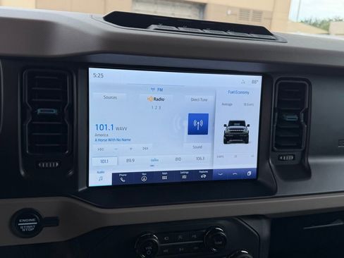 Used 2023 Ford Bronco Wildtrak AWD/4WD image 17