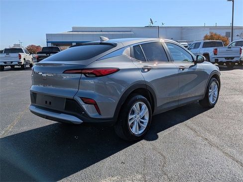 Used 2025 Buick Envista Preferred image 3