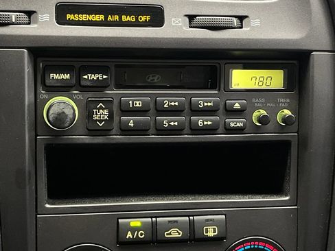 Used 2005 Hyundai Elantra GLS FWD image 23