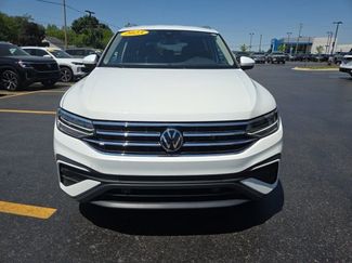 Used 2023 Volkswagen Tiguan SE FWD video 2
