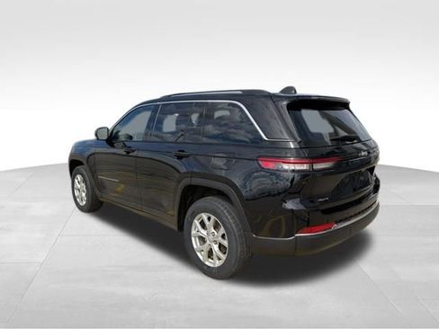 Used 2023 Jeep Grand Cherokee Limited AWD/4WD image 7