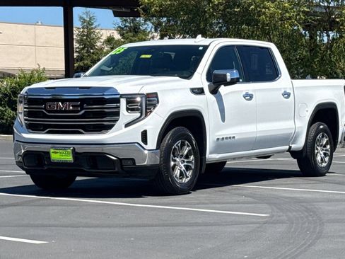 Used 2025 GMC Sierra 1500 SLT RWD image 15