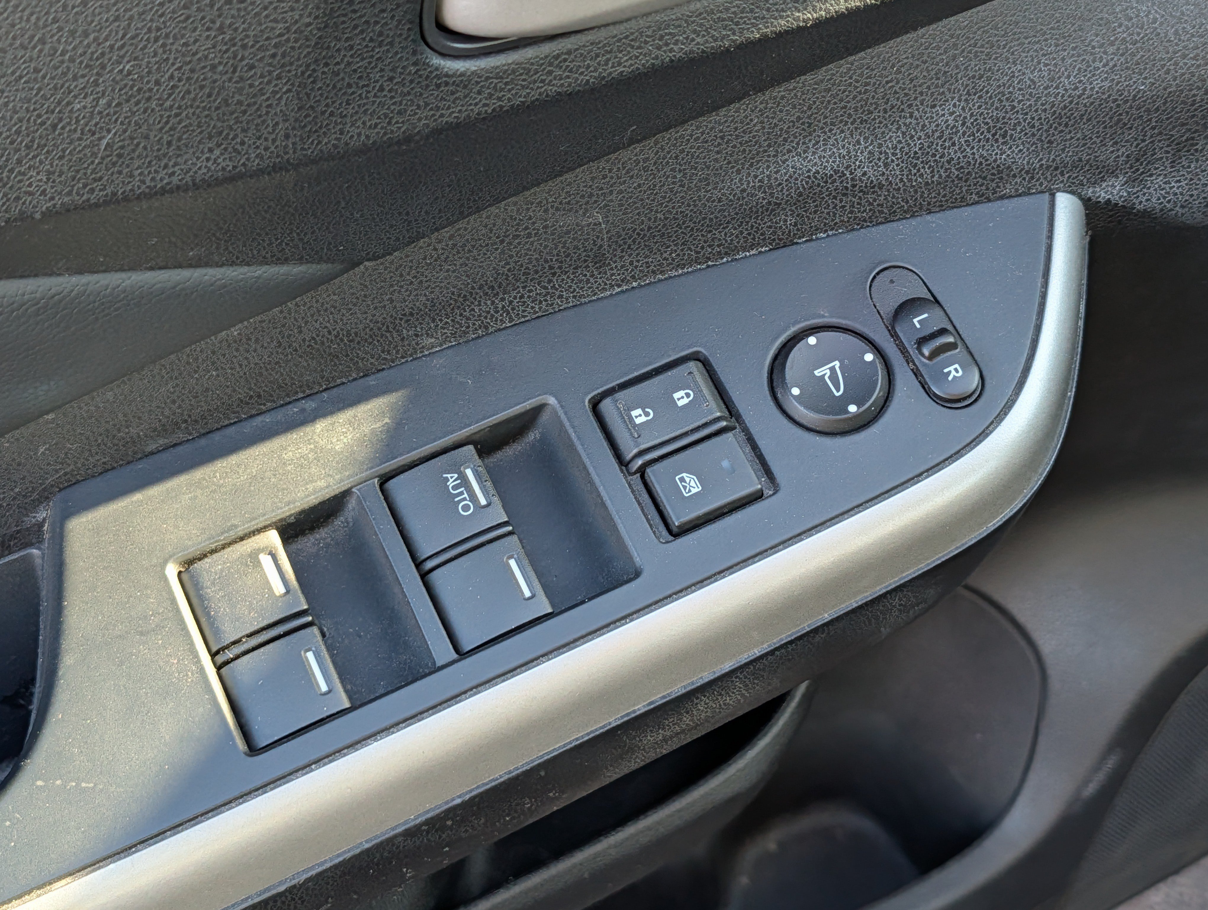 Used 2012 Honda CR-V EX-L image 19