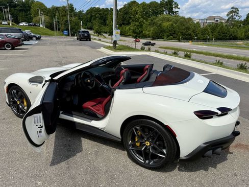 Used 2025 Ferrari Roma Spider image 29