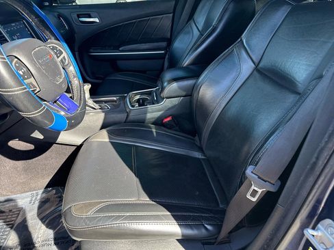 Used 2017 Dodge Charger SXT w/ Plus Group image 10