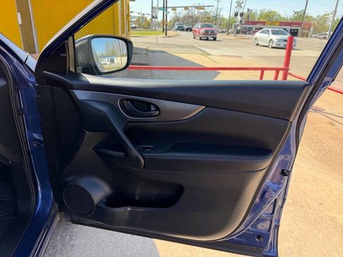 Used 2021 Nissan Rogue Sport S image 15