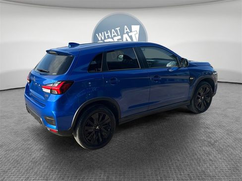 Used 2024 Mitsubishi Outlander Sport LE image 3