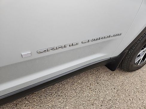 Used 2023 Jeep Grand Cherokee Limited w/ Luxury Tech Group II AWD/4WD image 53