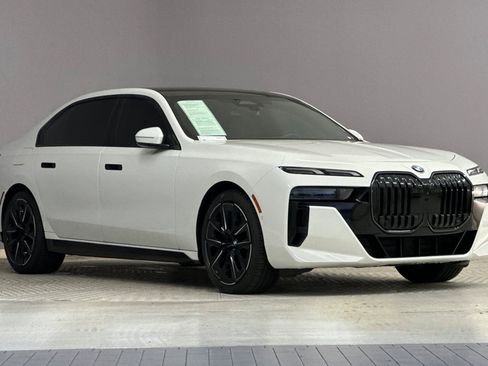 Certified 2024 BMW 740i w/ Premium Package 2 image 6