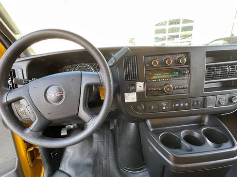 Used 2021 GMC Savana 3500 Extended w/ Power Convenience Package RWD image 33