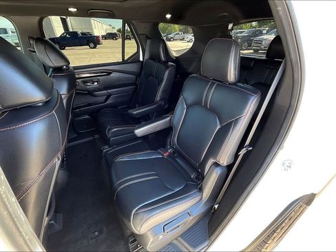 Used 2025 Honda Pilot TrailSport image 27