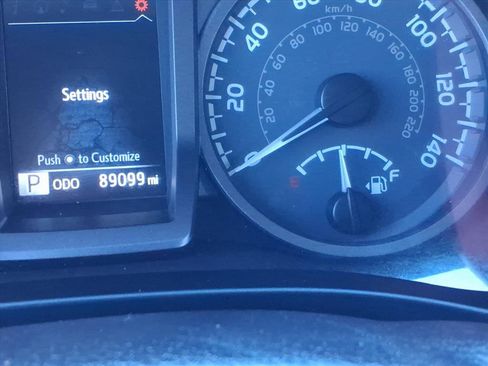 Used 2016 Toyota Tacoma TRD Off-Road image 22