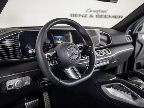 Used 2025 Mercedes-Benz GLS 580 4MATIC image 25