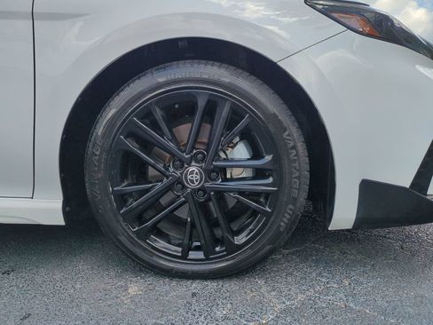 Used 2025 Toyota Camry SE FWD image 14