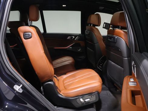 Used 2021 BMW X7 M50i image 28