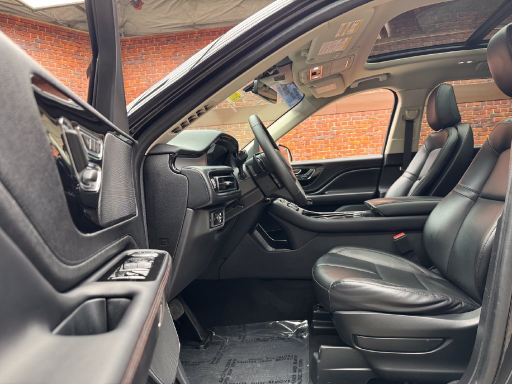 Used 2024 Lincoln Aviator AWD w/ Premium Package image 21